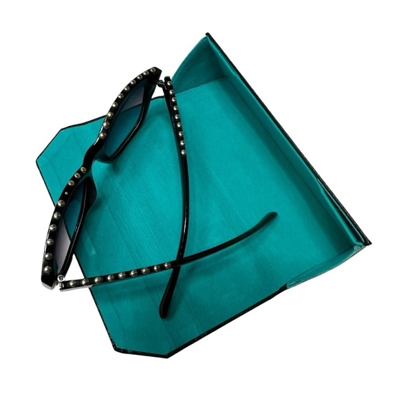 XOXO Black Women's Sunglasses with Silve Beads, Hard Case - Picture 9 of 10